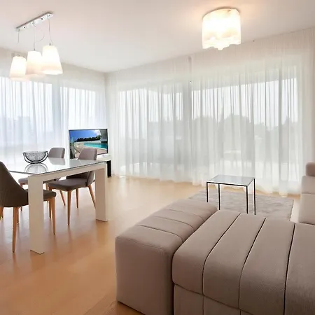 Apartment New With Swimming Pool Near The *