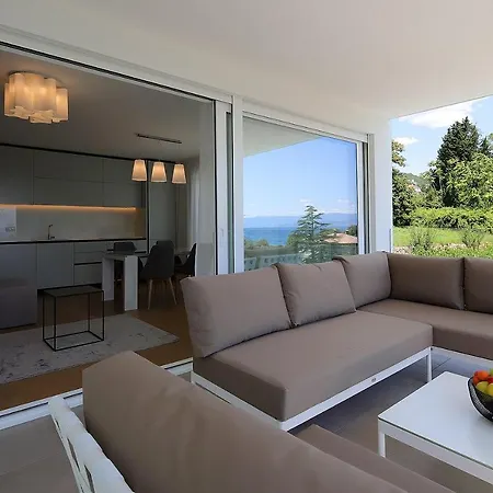 Apartment New With Swimming Pool Near The