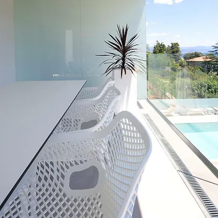 Apartment New With Swimming Pool Near The