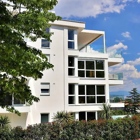 Apartment New With Swimming Pool Near The *